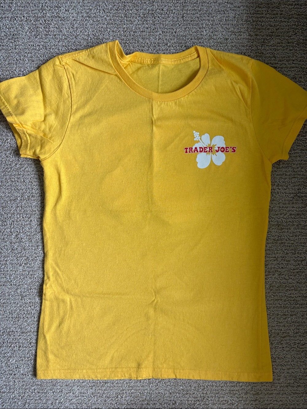 Yellow Trader Joe’s tshirt🌺